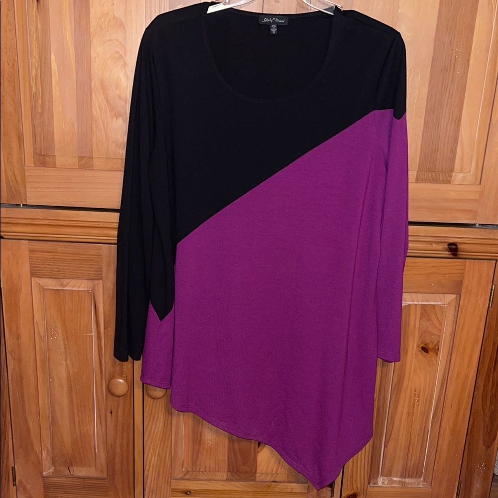 Slinky Brand Black and Purple Asymmetrical Tunic with 1 side slit. Soft & comfy.